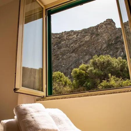 Kosmos Bed & Breakfast 4*