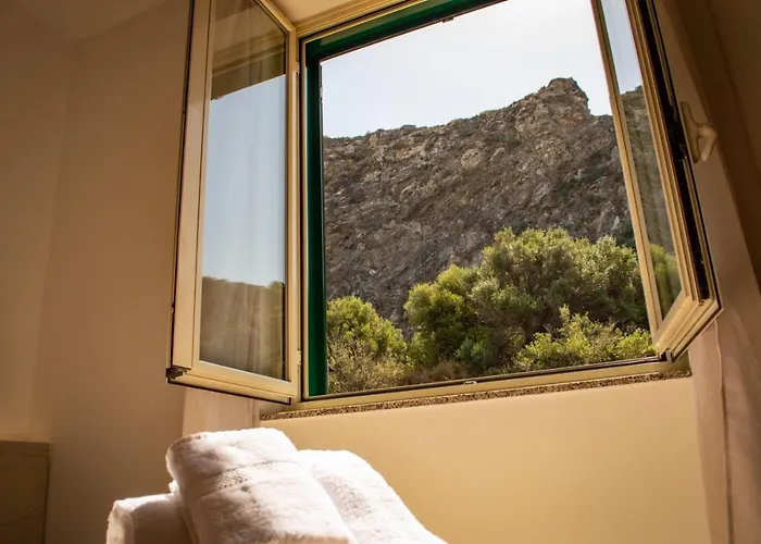 Kosmos Bed and Breakfast 4*